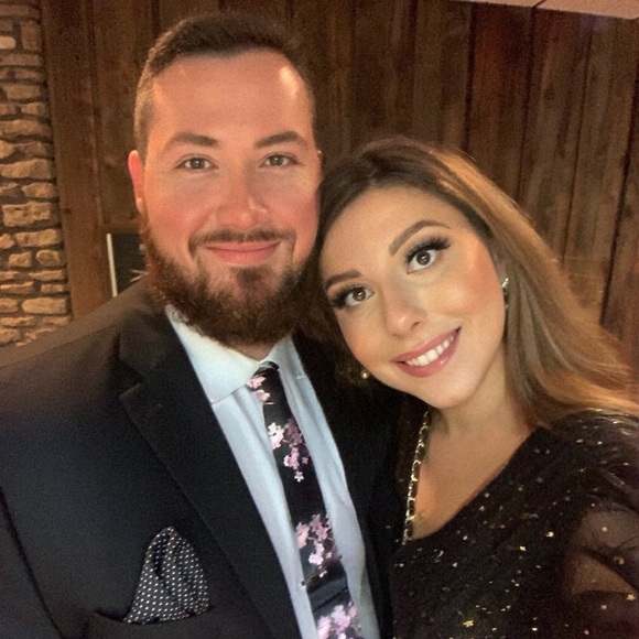 Meet your Posher, Ariel - Picture 2 of 4